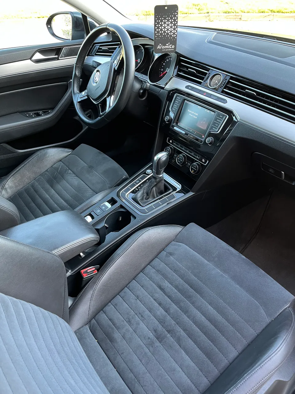 Volkswagen Passat - фото 1