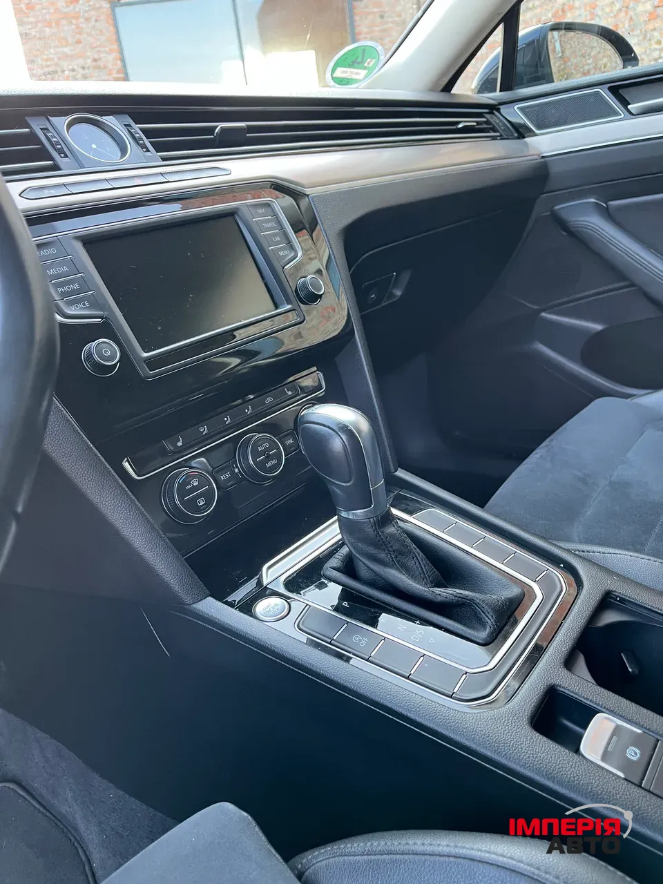 Volkswagen Passat - фото 3