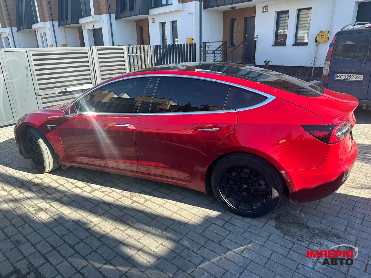 Tesla Model 3 - фото 9