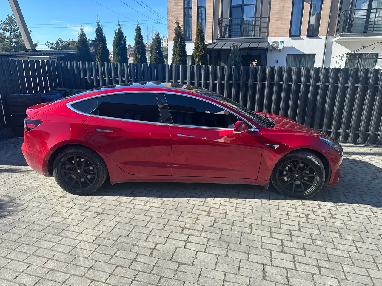 Tesla Model 3 - фото 6