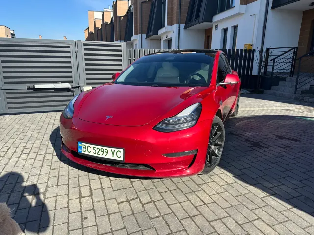 Tesla Model 3 - фото 1