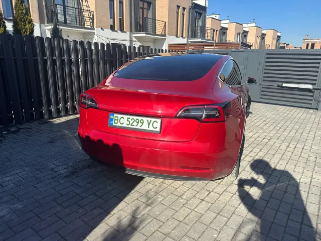 Tesla Model 3 - фото 4