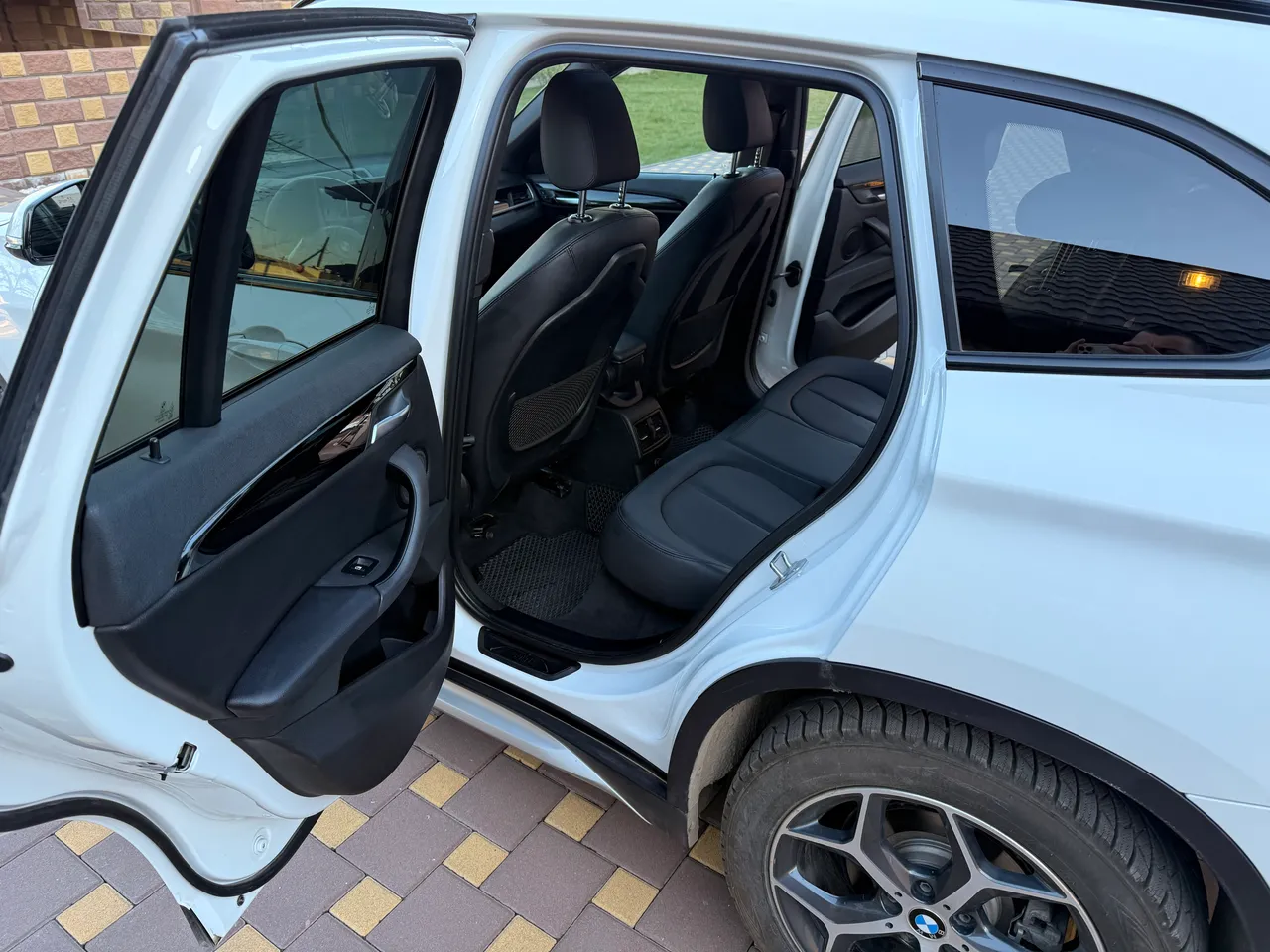 BMW X1 - фото 11