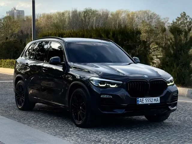BMW X5 - фото 1