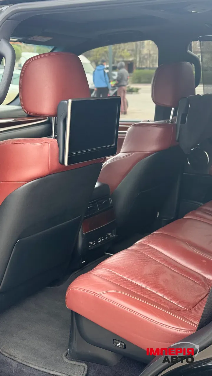 Lexus LX - фото 11