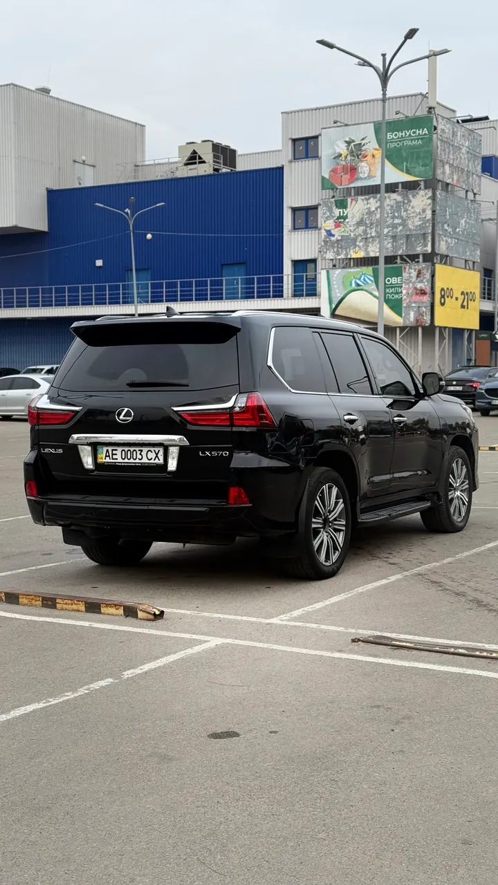 Lexus LX - фото 6