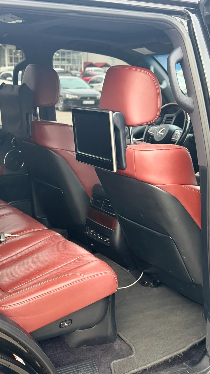 Lexus LX - фото 13