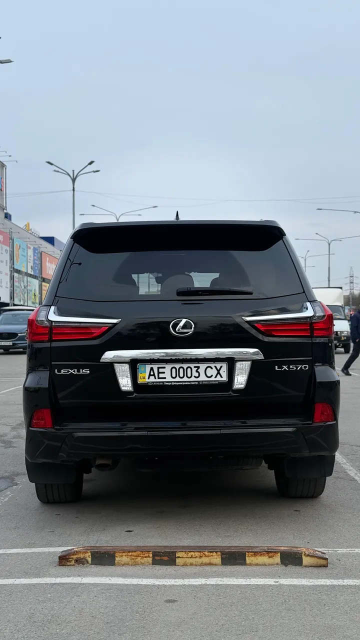 Lexus LX - фото 5
