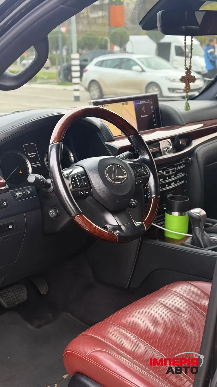 Lexus LX - фото 10