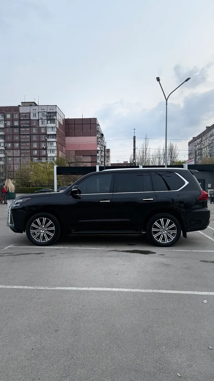 Lexus LX - фото 3