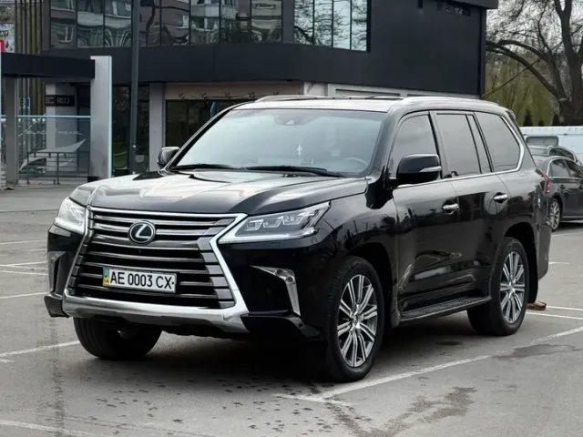 Lexus LX - фото 1