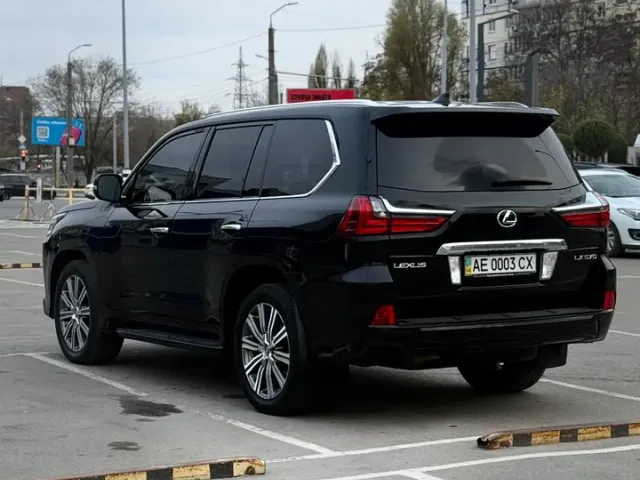 Lexus LX - фото 4