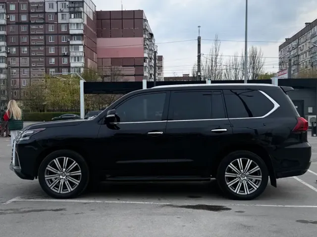 Lexus LX - фото 3