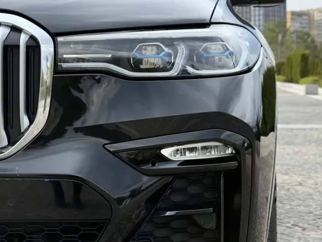 BMW X7 - фото 3