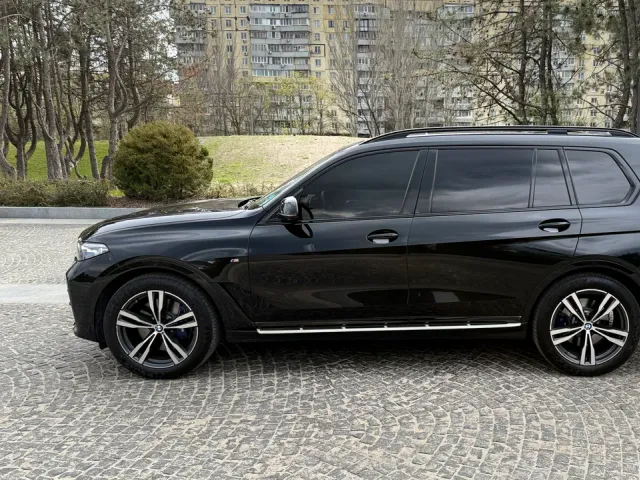 BMW X7 - фото 4