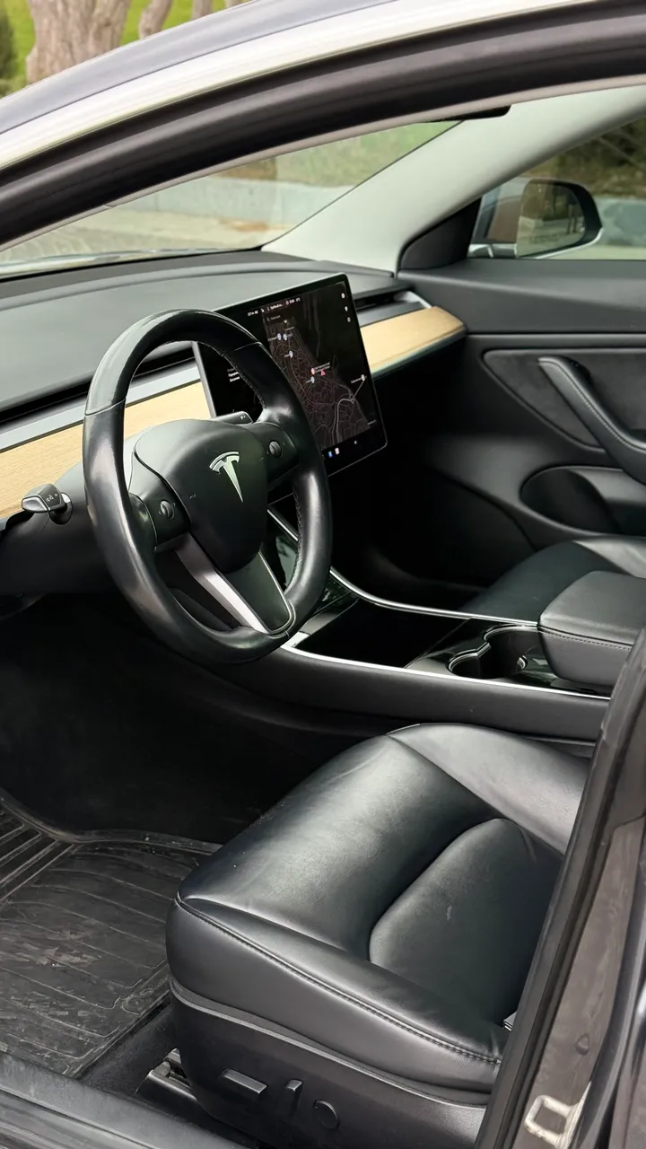 Tesla Model 3 - фото 10
