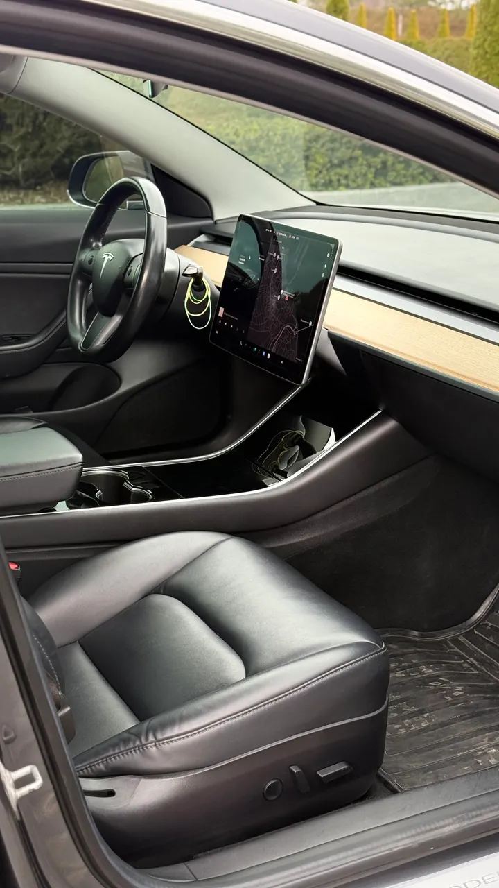 Tesla Model 3 - фото 15