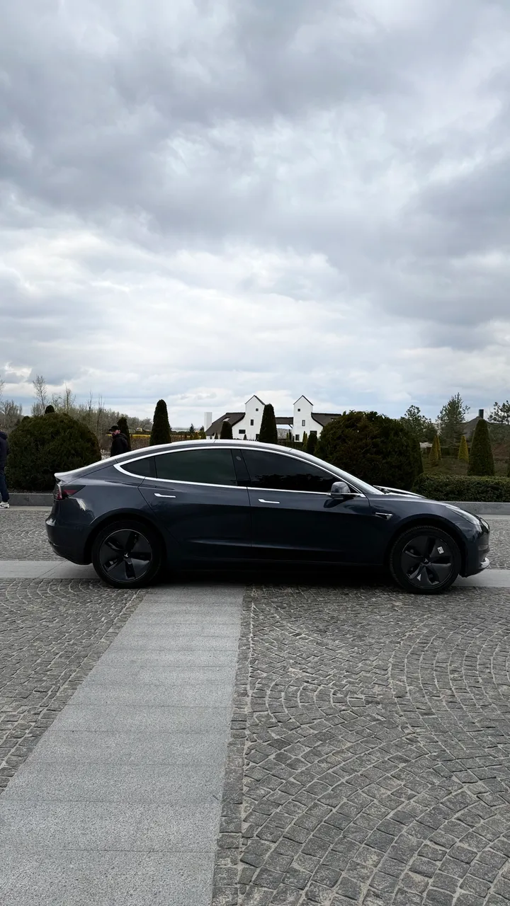 Tesla Model 3 - фото 8