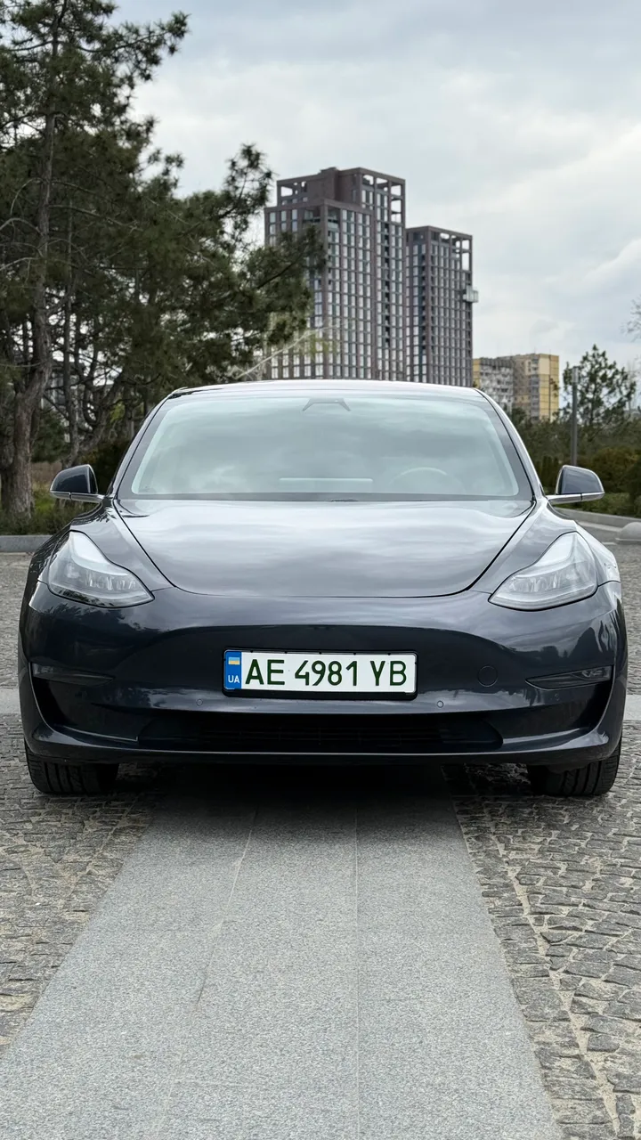 Tesla Model 3 - фото 2