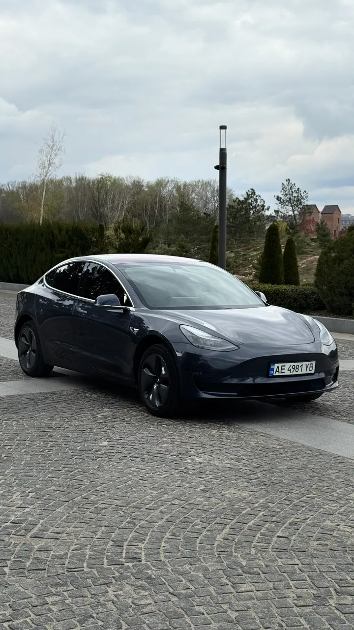 Tesla Model 3 - фото 9