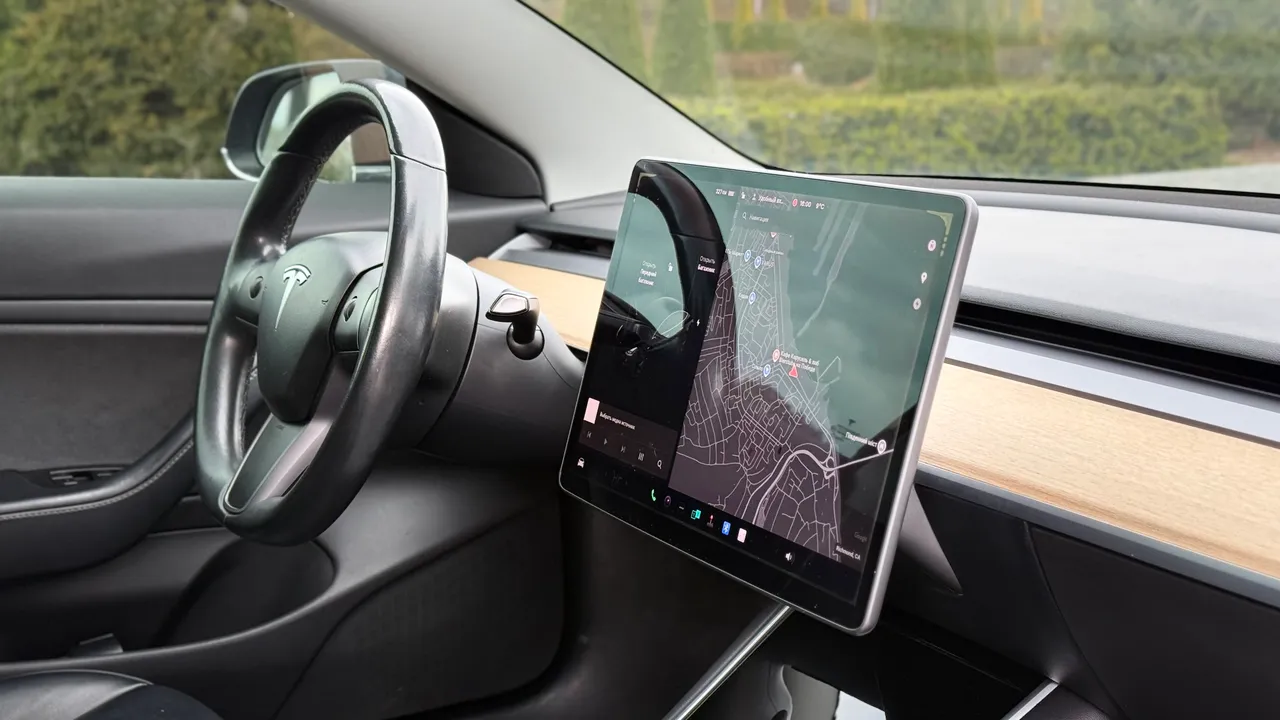 Tesla Model 3 - фото 16