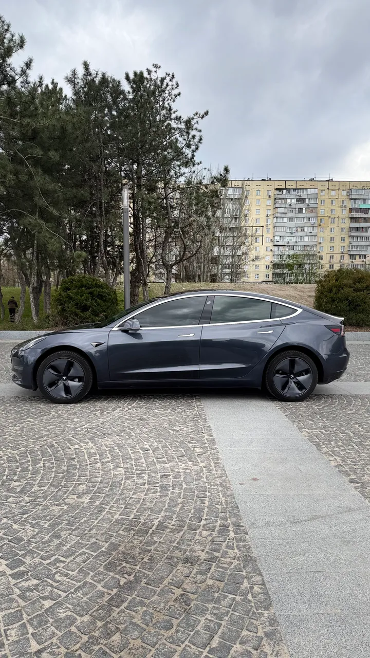 Tesla Model 3 - фото 4
