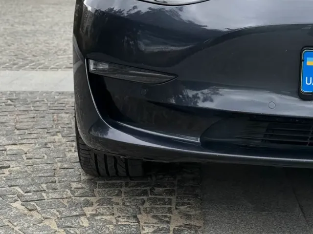 Tesla Model 3 - фото 3