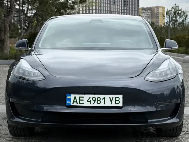 Tesla Model 3 - фото 2