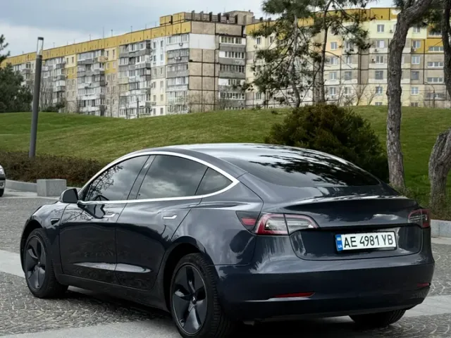 Tesla Model 3 - фото 5
