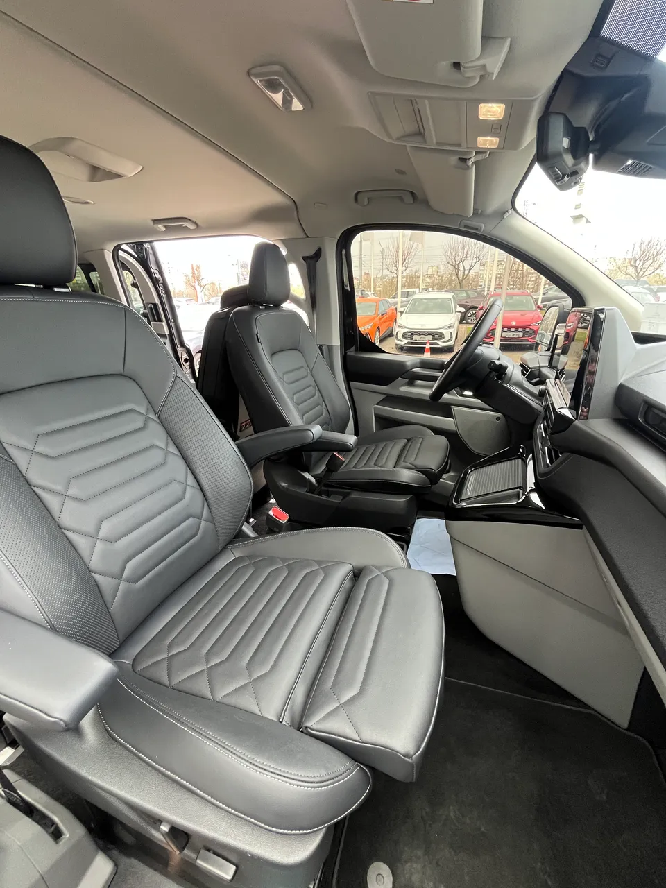 Ford Tourneo Custom - фото 22