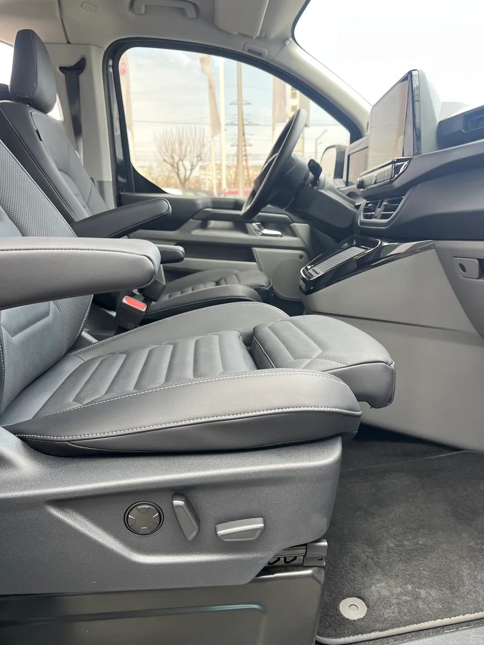 Ford Tourneo Custom - фото 23