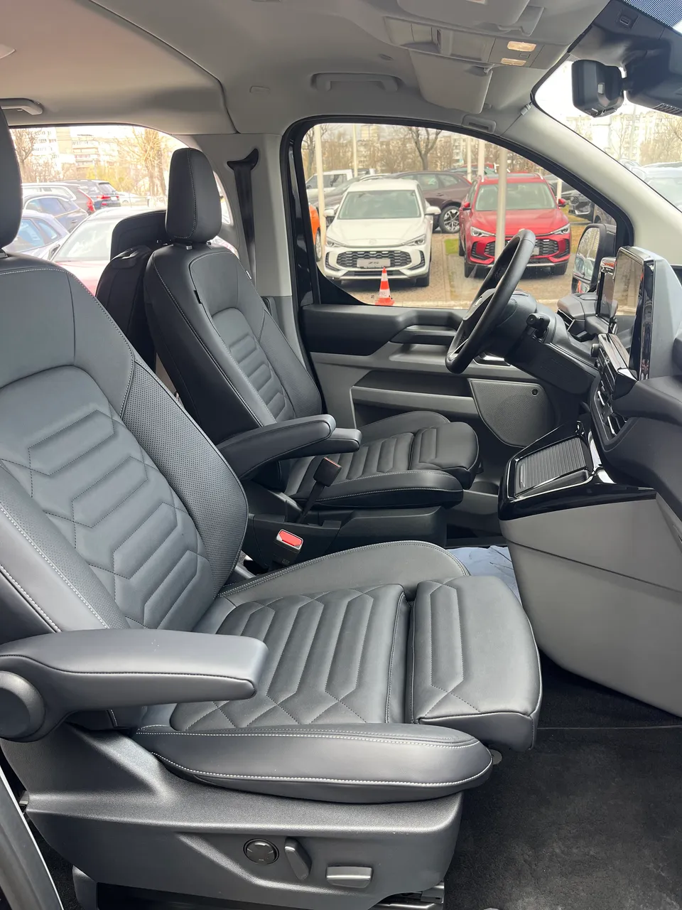 Ford Tourneo Custom - фото 24