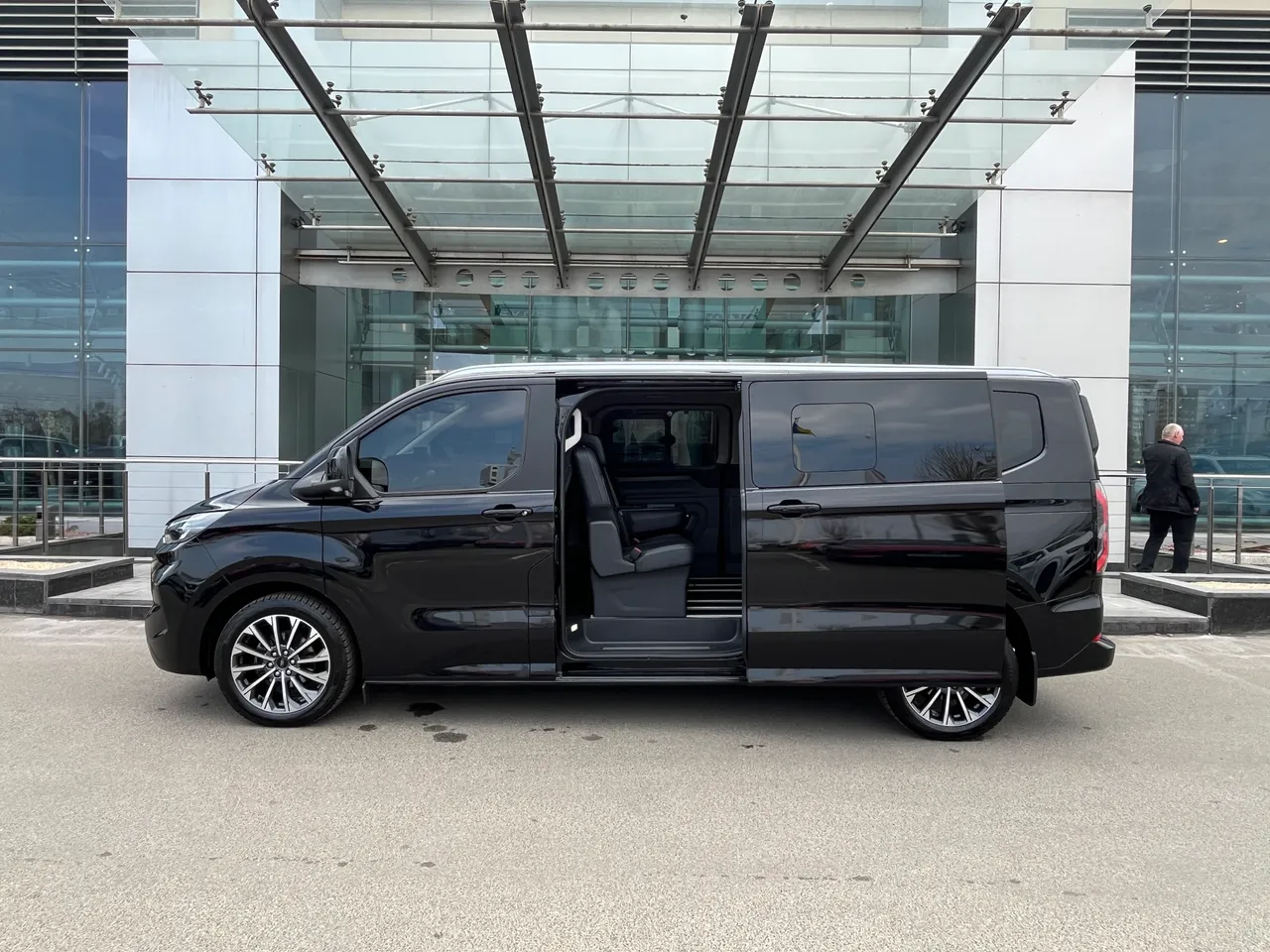 Ford Tourneo Custom - фото 26
