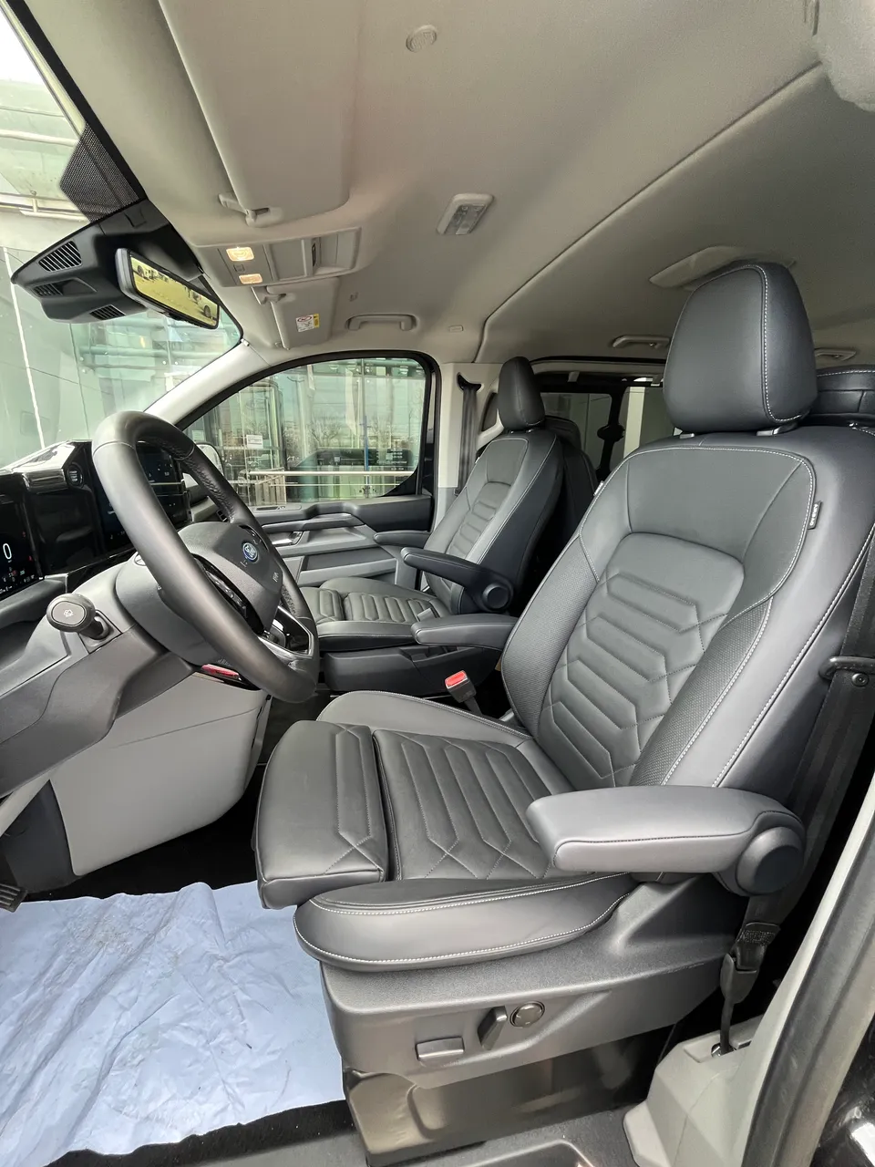 Ford Tourneo Custom - фото 42