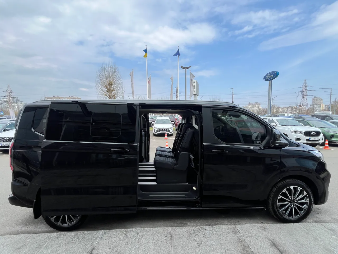 Ford Tourneo Custom - фото 17