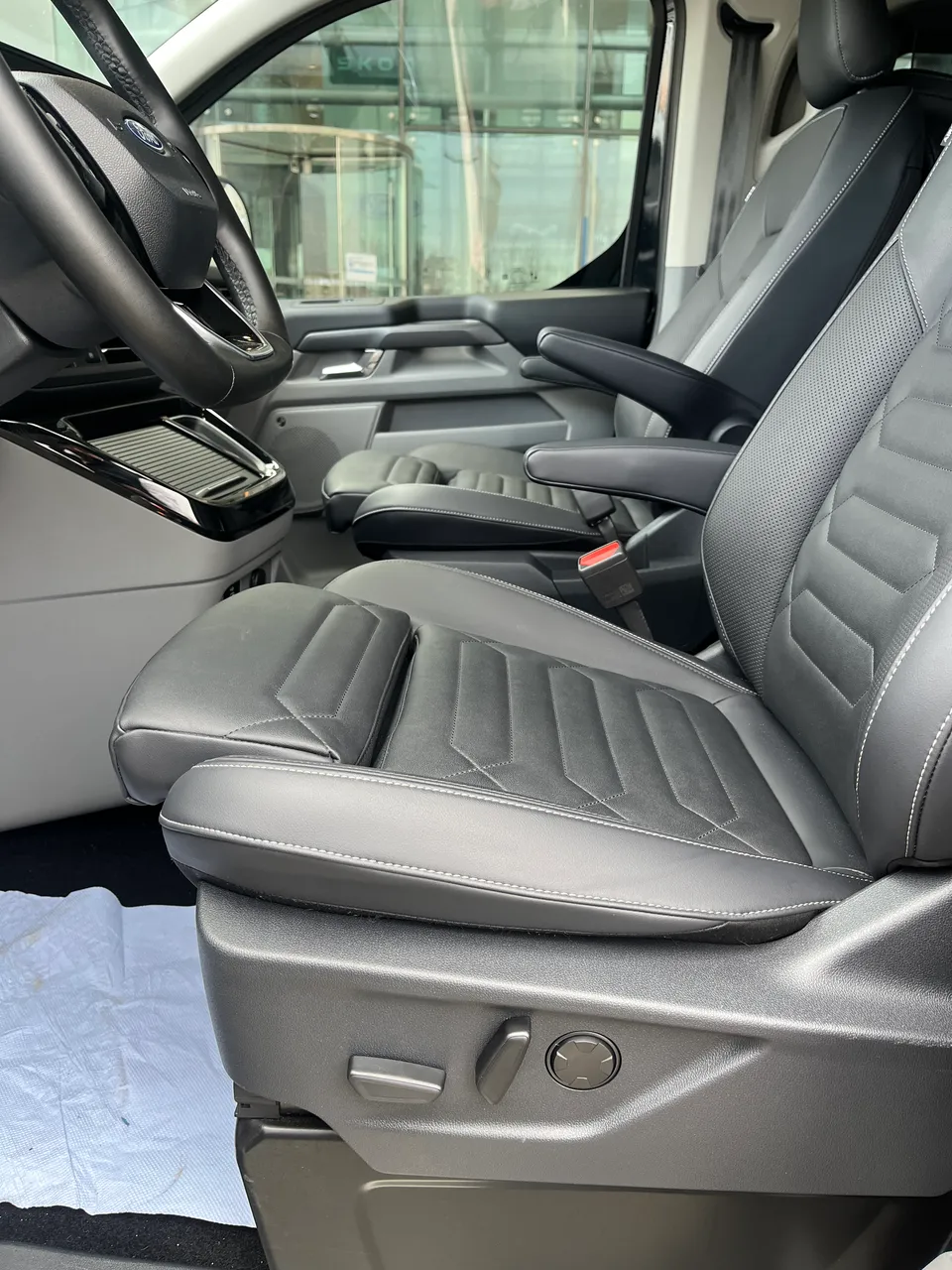 Ford Tourneo Custom - фото 41