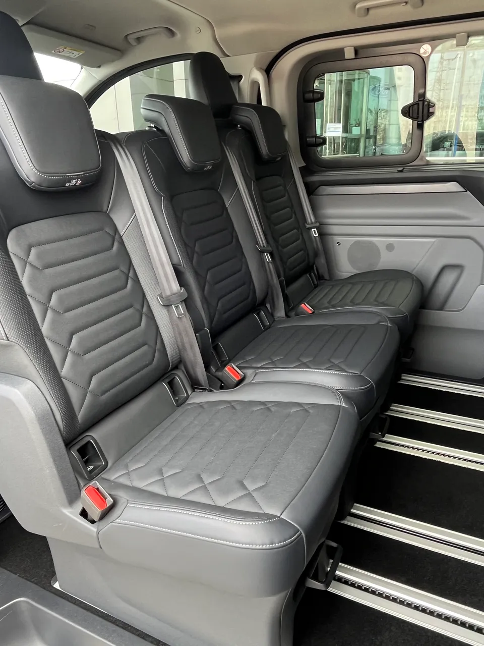 Ford Tourneo Custom - фото 13