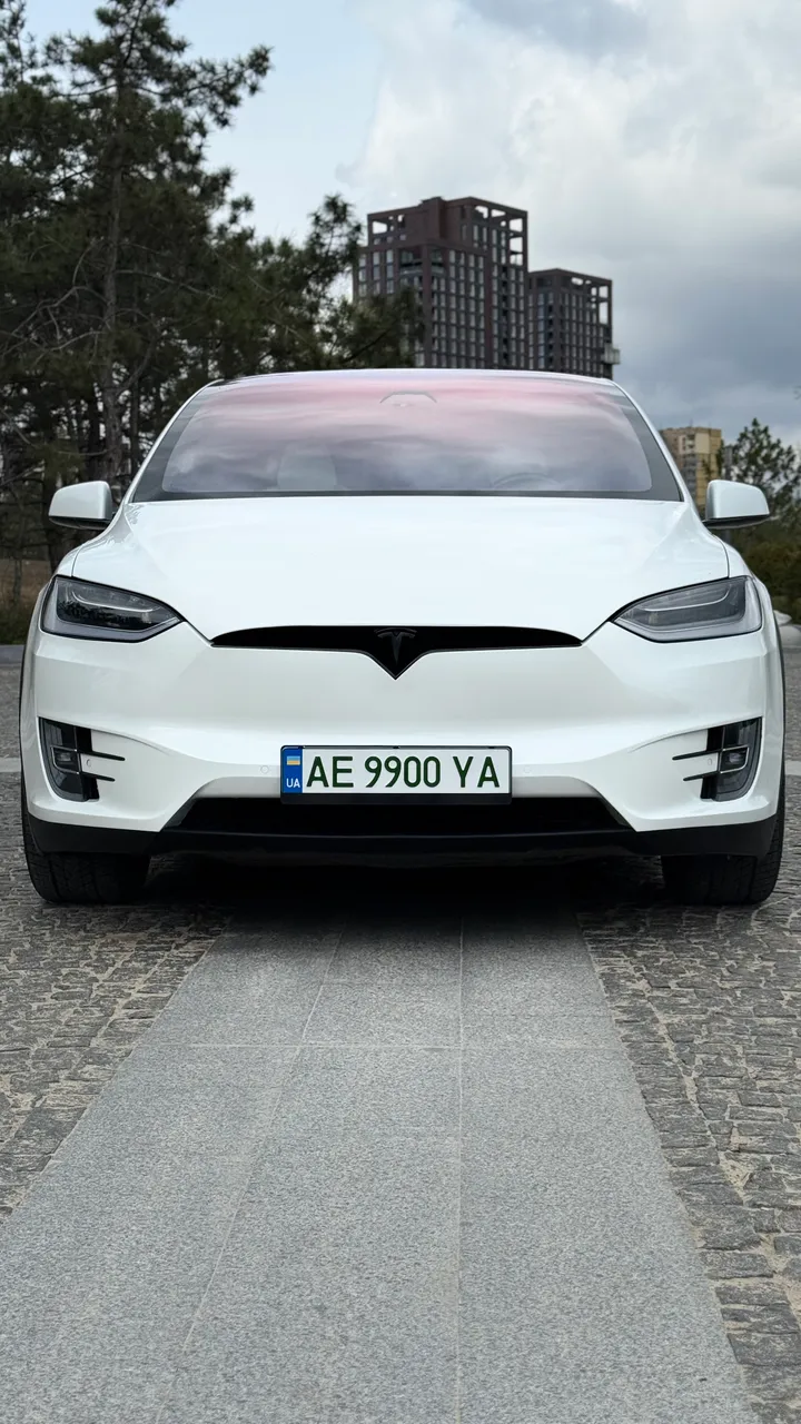 Tesla Model X - фото 3