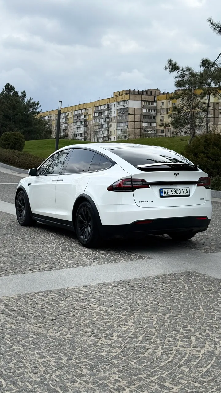 Tesla Model X - фото 6