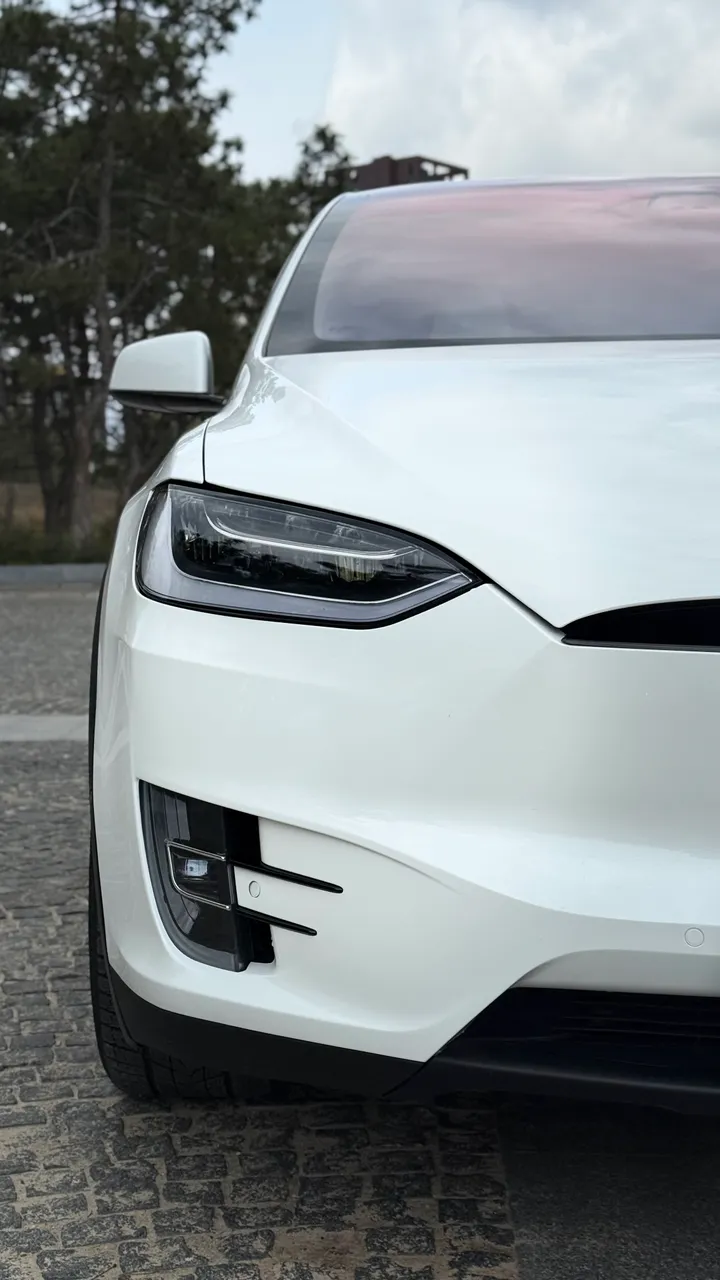 Tesla Model X - фото 4