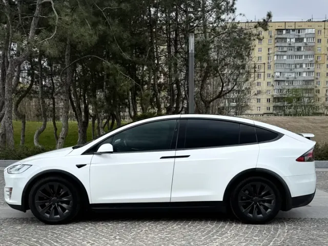 Tesla Model X - фото 5