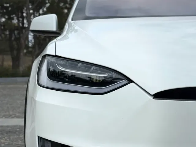 Tesla Model X - фото 4