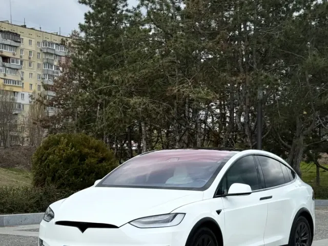 Tesla Model X - фото 2