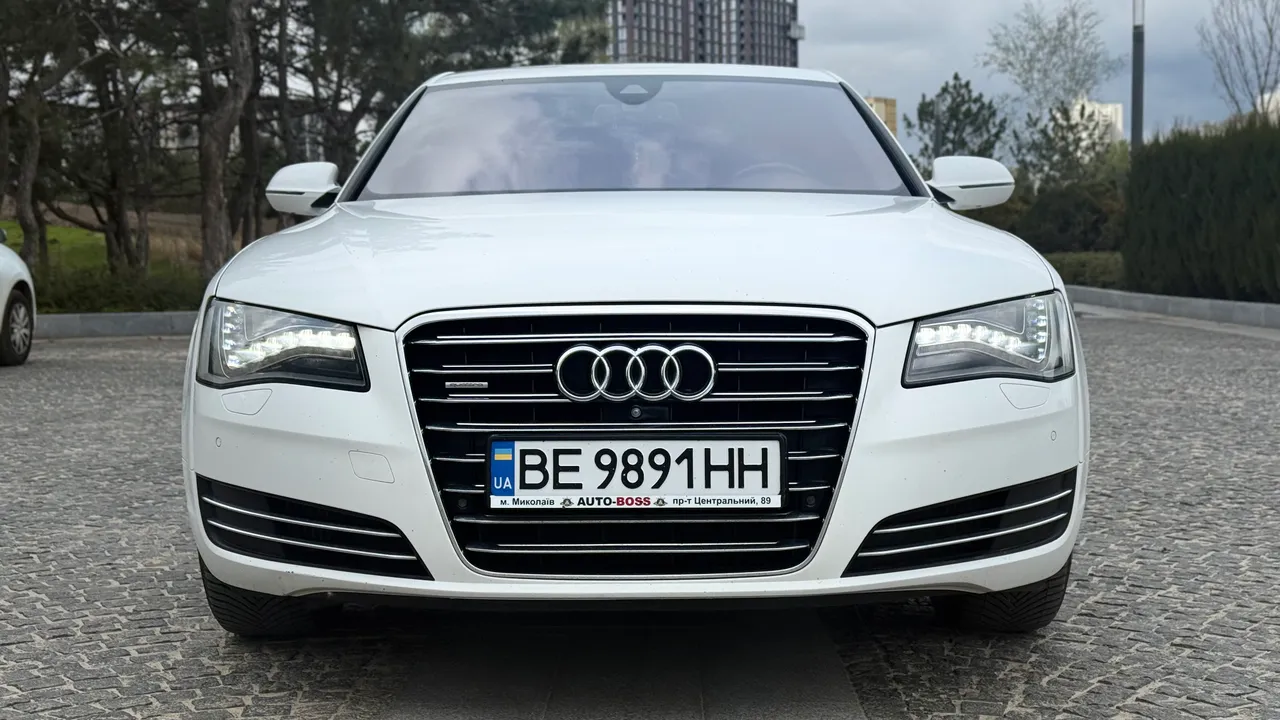 Audi A8 - фото 10