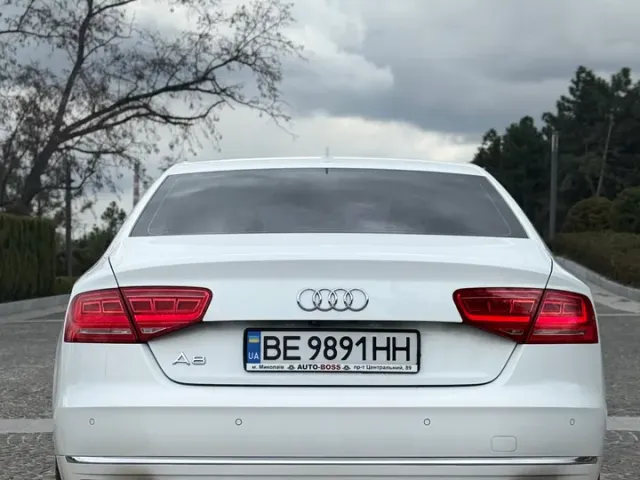 Audi A8 - фото 4