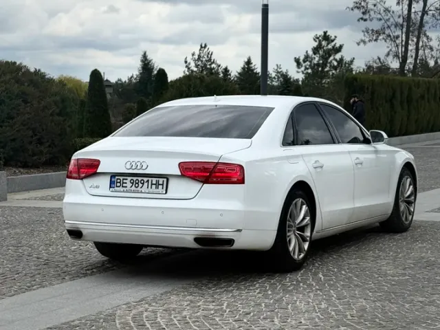 Audi A8 - фото 5