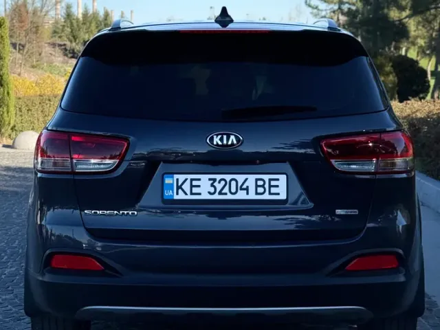 Kia Sorento - фото 5