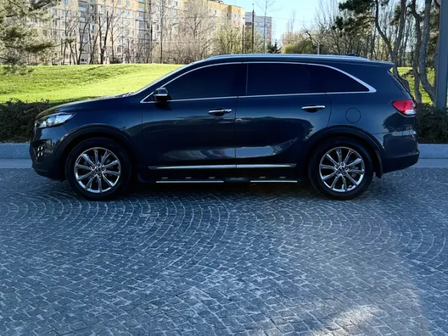 Kia Sorento - фото 3