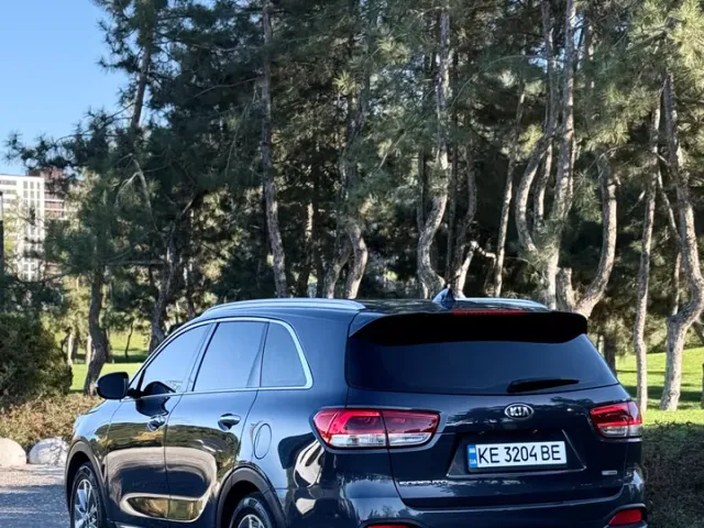 Kia Sorento - фото 4