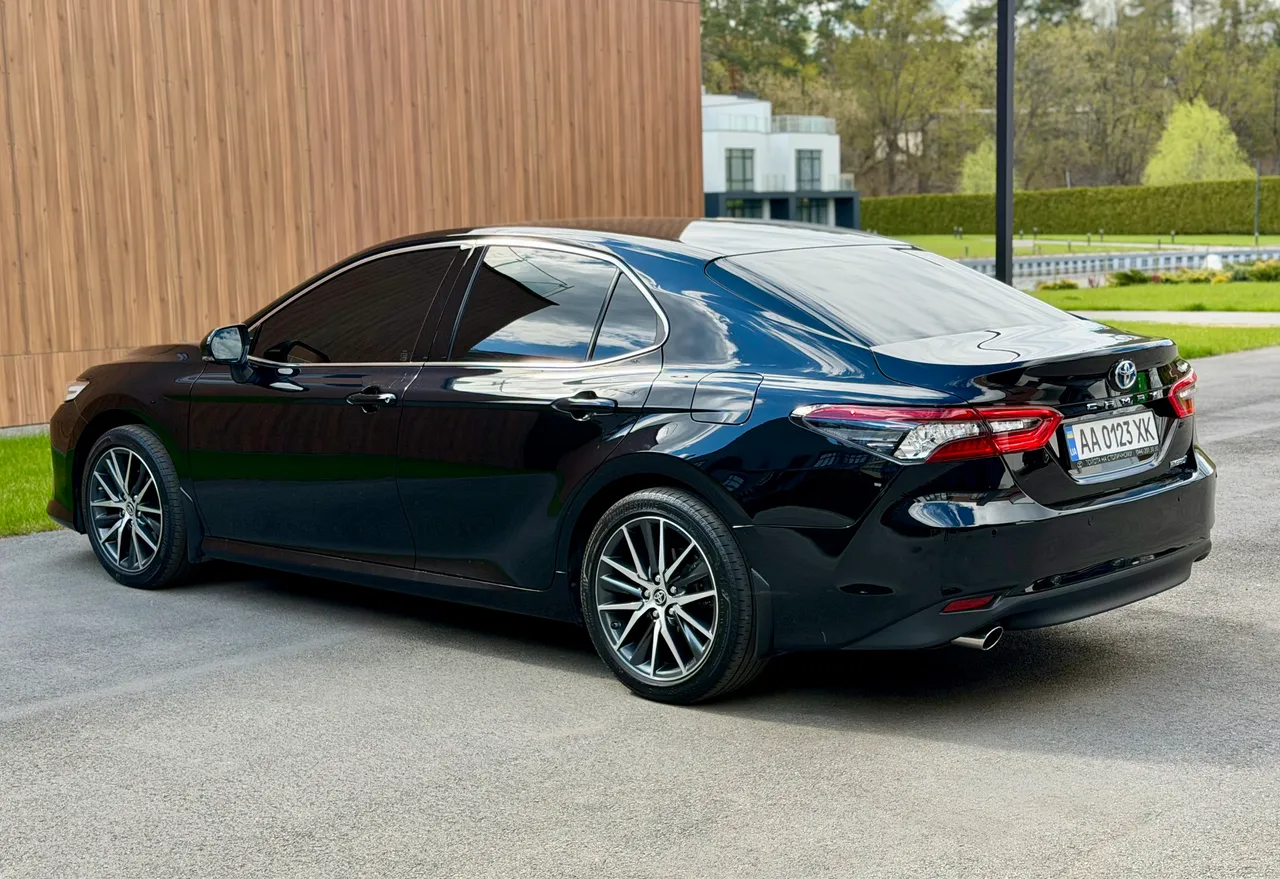 Toyota Camry - фото 9